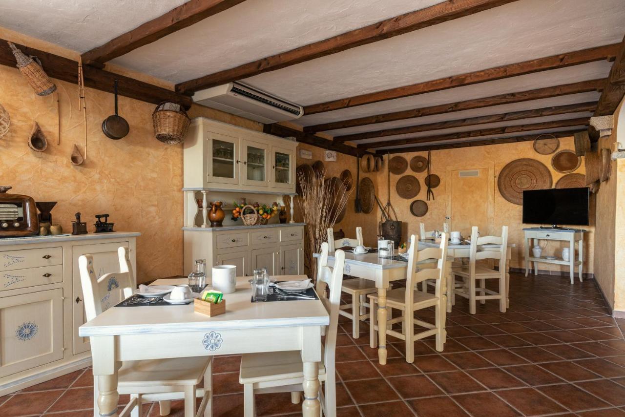 Affittacamere S'Alzola Porto Rotondo Exterior foto